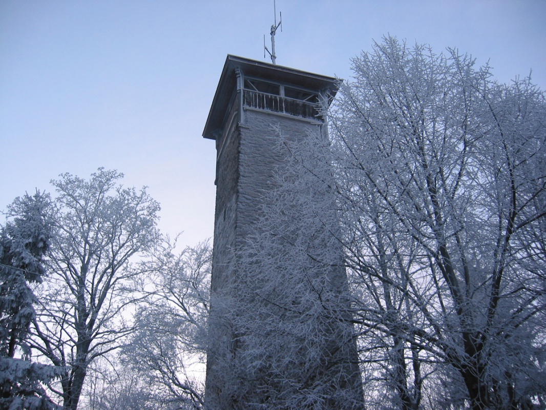Weißensteinturm - Der Weißenstein bei Stammbach 668 m ü.NN in der ErlebnisRegion Fichtelgebirge